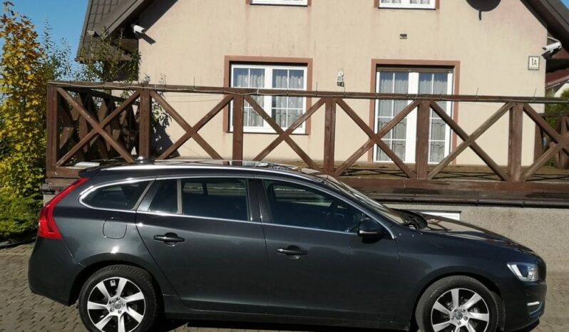 Volvo V60 D6 AWD Plug-in Hybrid Summum full