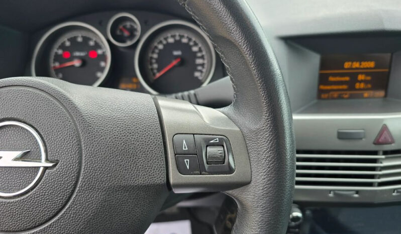 Opel Astra full