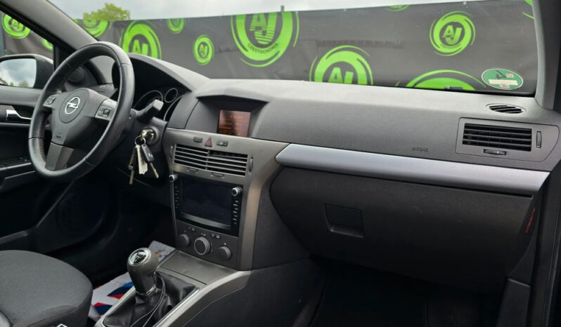 Opel Astra full