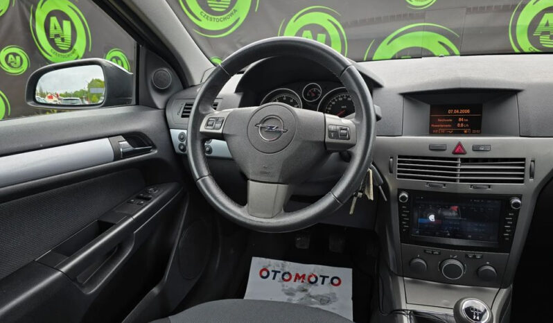 Opel Astra full