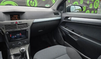 Opel Astra full