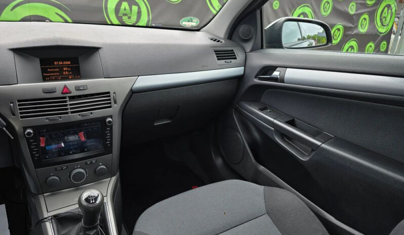 Opel Astra full