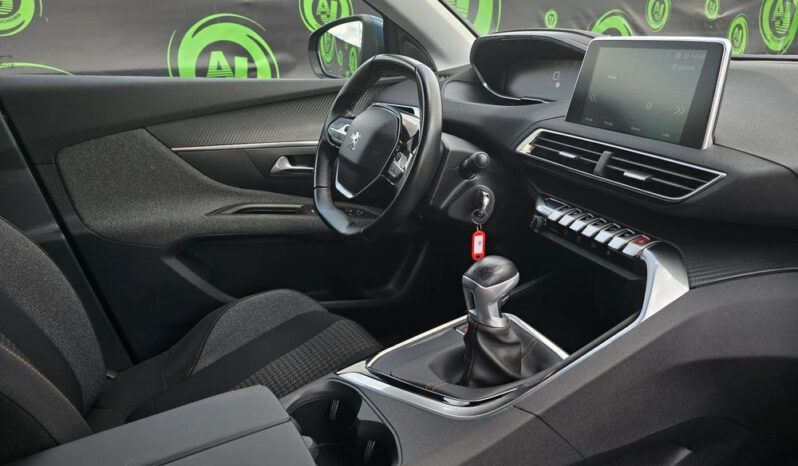 Peugeot 5008 full