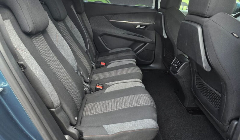 Peugeot 5008 full