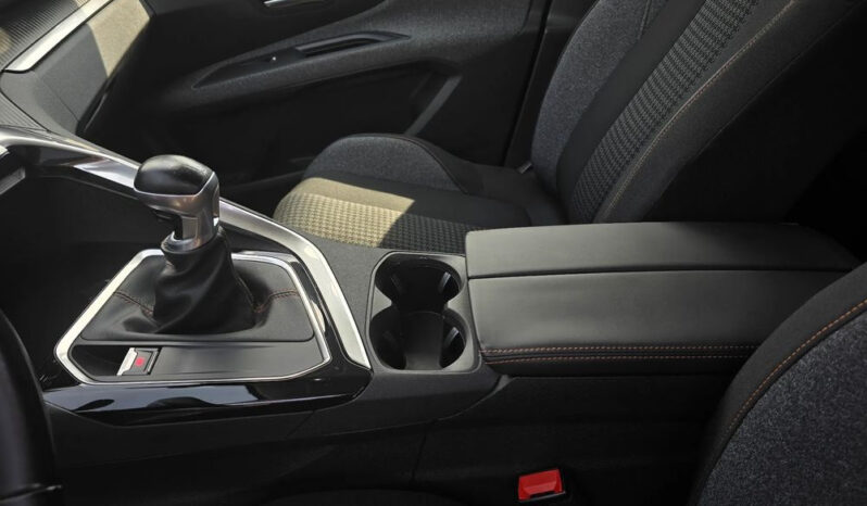 Peugeot 5008 full