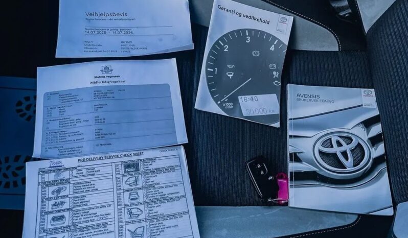 Toyota Avensis 1.8 Premium MS full