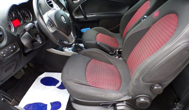 Alfa Romeo Mito full