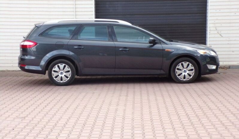 Ford Mondeo full