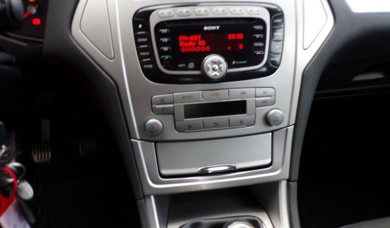 Ford Mondeo full