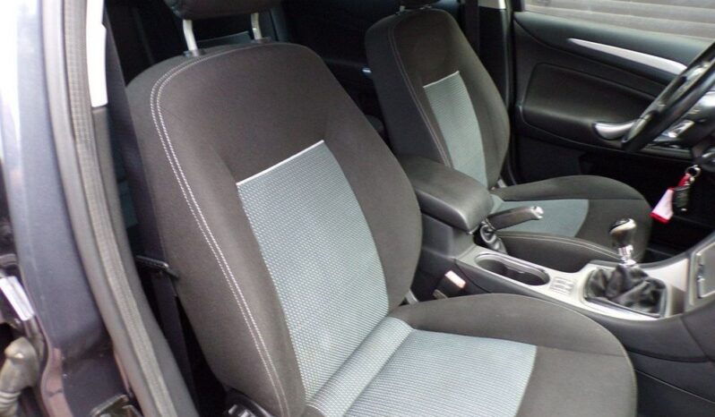Ford Mondeo full