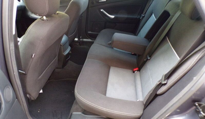 Ford Mondeo full