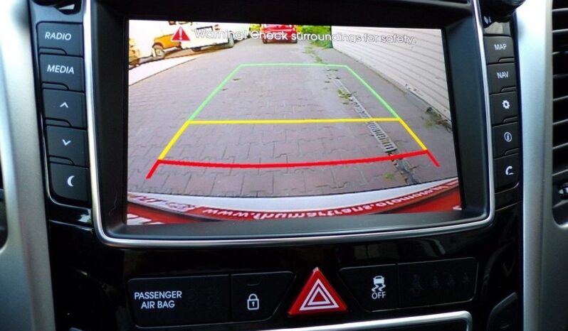 Hyundai i30 full