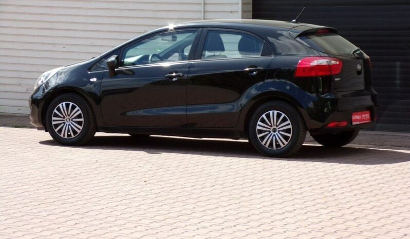 Kia Rio full