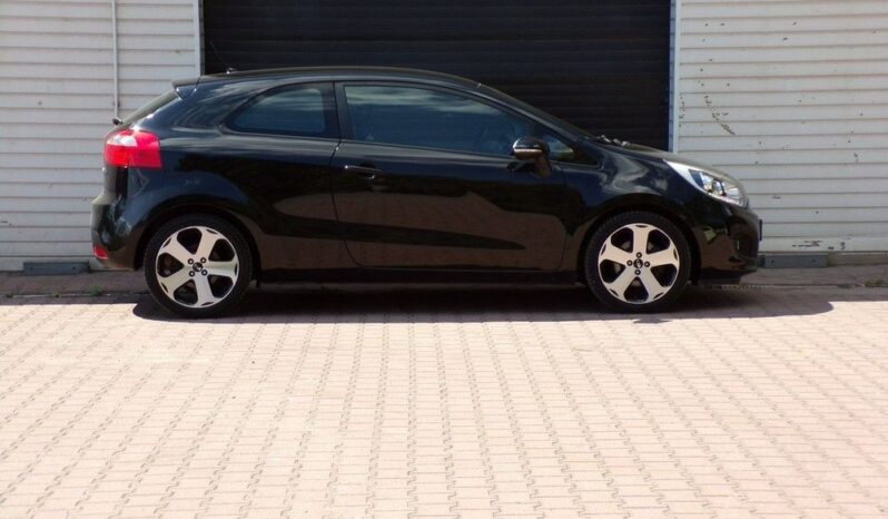 Kia Rio full