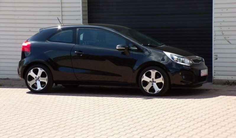 Kia Rio full