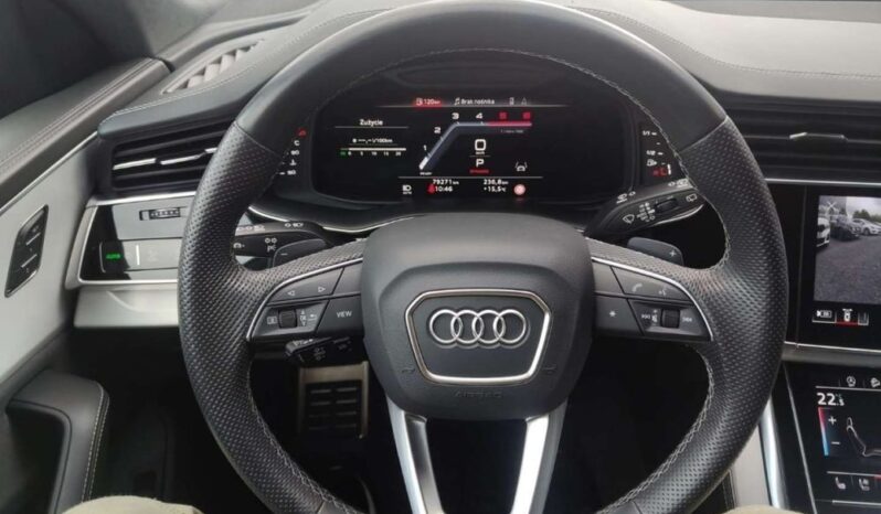 Audi Q8 full