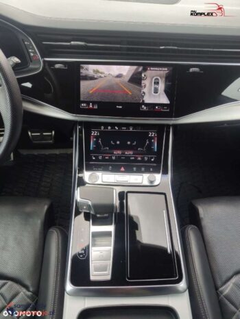 Audi Q8 full