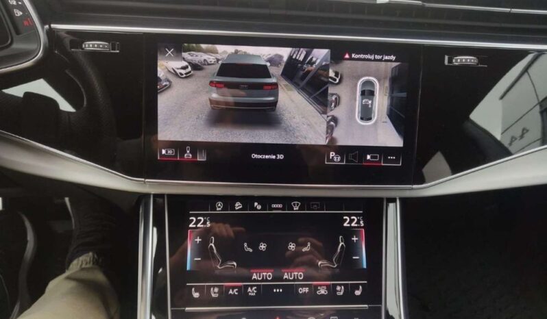 Audi Q8 full