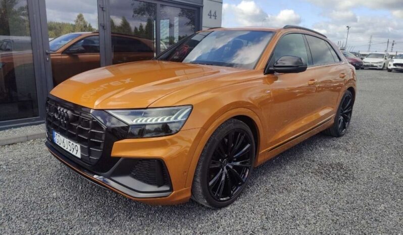 Audi Q8 full
