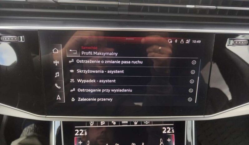 Audi Q8 full