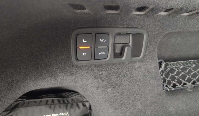 Audi Q8 full