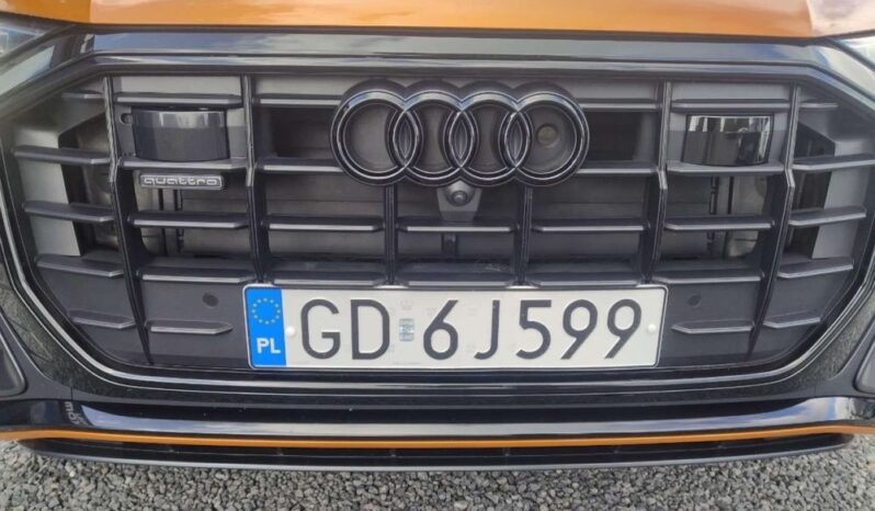 Audi Q8 full