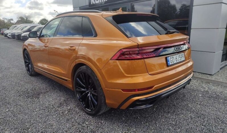 Audi Q8 full