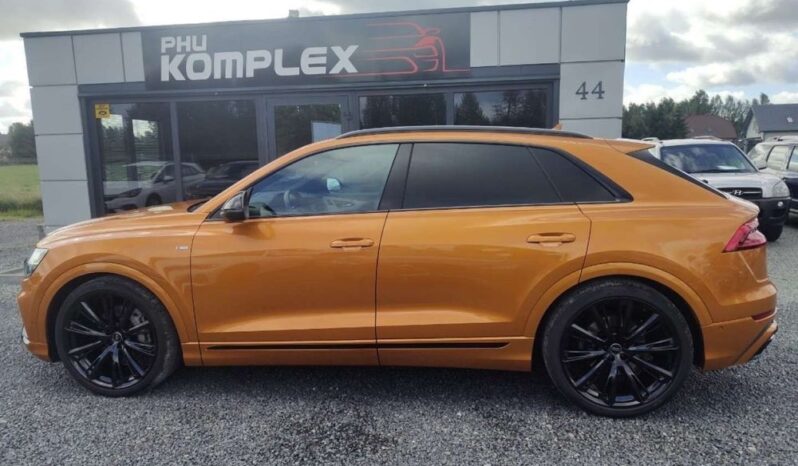 Audi Q8 full