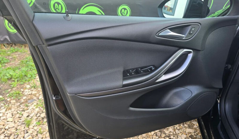 Opel Astra full
