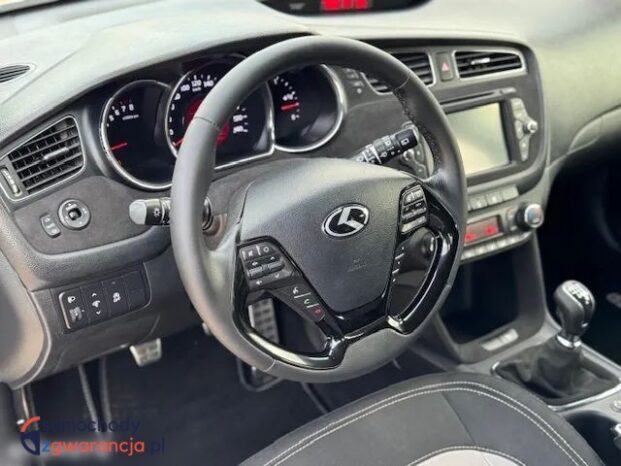 Kia Ceed 1.6 GDI ISG SW Platinum Edition full