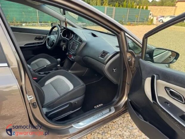 Kia Ceed 1.6 GDI ISG SW Platinum Edition full