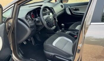 Kia Ceed 1.6 GDI ISG SW Platinum Edition full