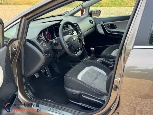 Kia Ceed 1.6 GDI ISG SW Platinum Edition full