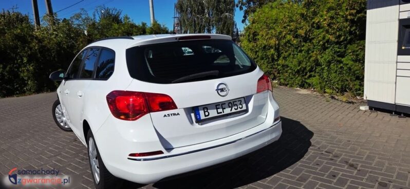 Opel Astra 1.6 Sports Tourer Design Edition full