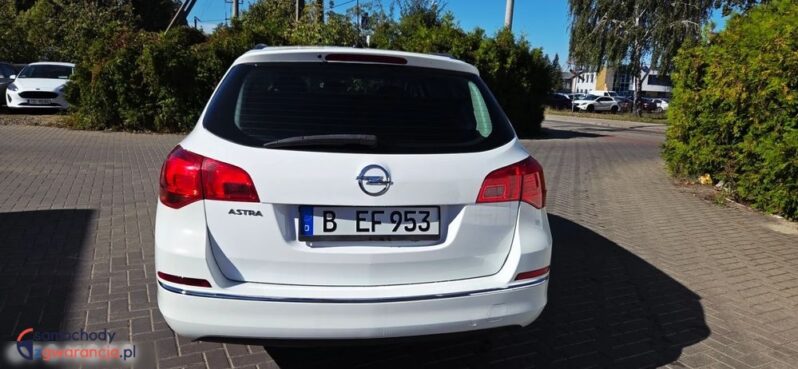 Opel Astra 1.6 Sports Tourer Design Edition full