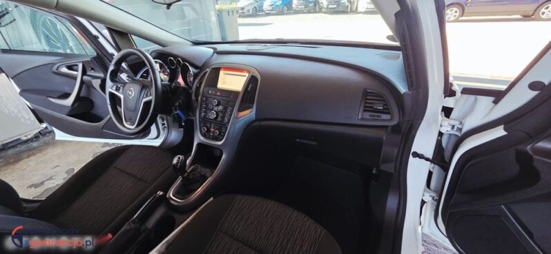 Opel Astra 1.6 Sports Tourer Design Edition full