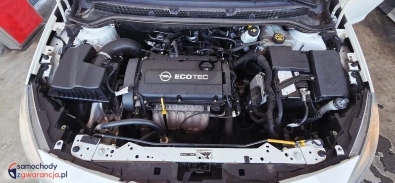 Opel Astra 1.6 Sports Tourer Design Edition full