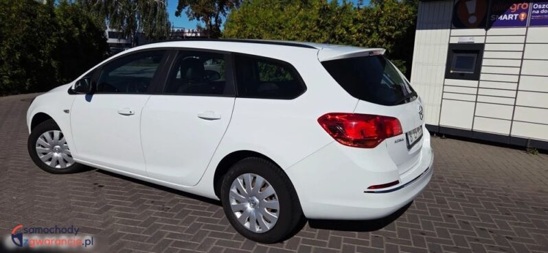 Opel Astra 1.6 Sports Tourer Design Edition full