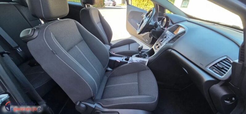 Opel Astra GTC 1.6 Turbo Innovation full