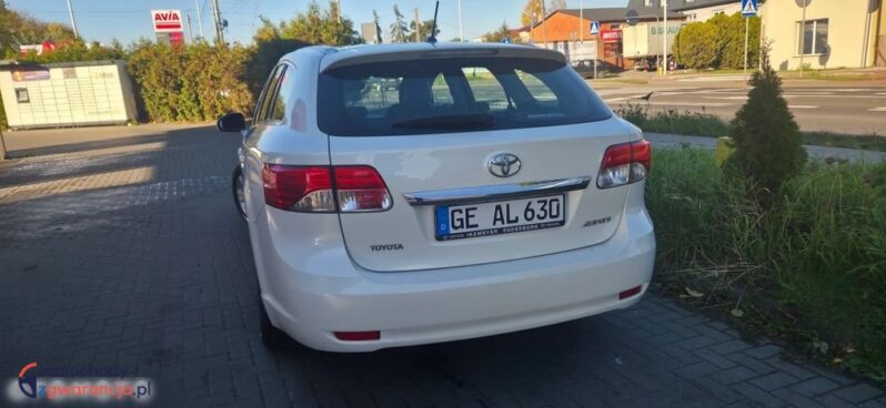 Toyota Avensis 2.0 D-4D Premium full