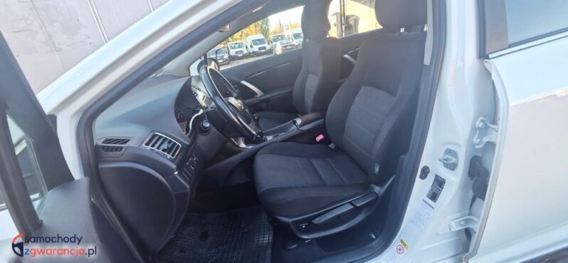 Toyota Avensis 2.0 D-4D Premium full