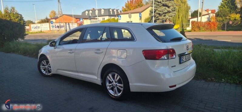 Toyota Avensis 2.0 D-4D Premium full