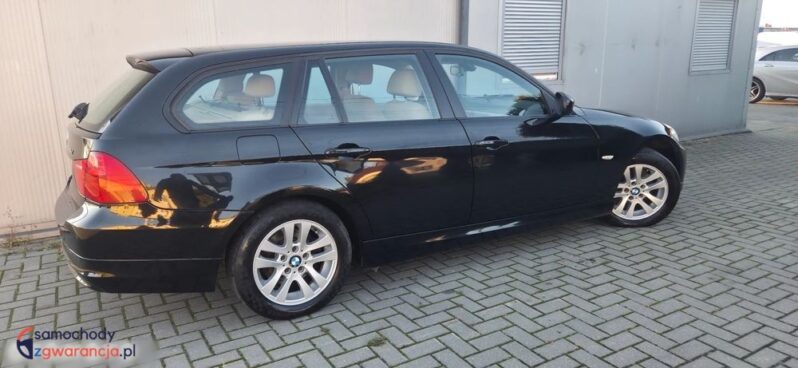 BMW Seria 3 318d DPF Touring full