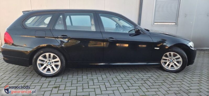 BMW Seria 3 318d DPF Touring full