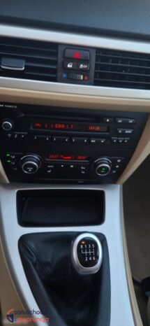 BMW Seria 3 318d DPF Touring full