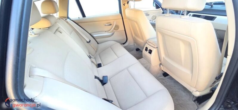 BMW Seria 3 318d DPF Touring full