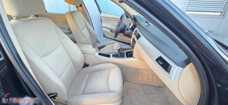 BMW Seria 3 318d DPF Touring full