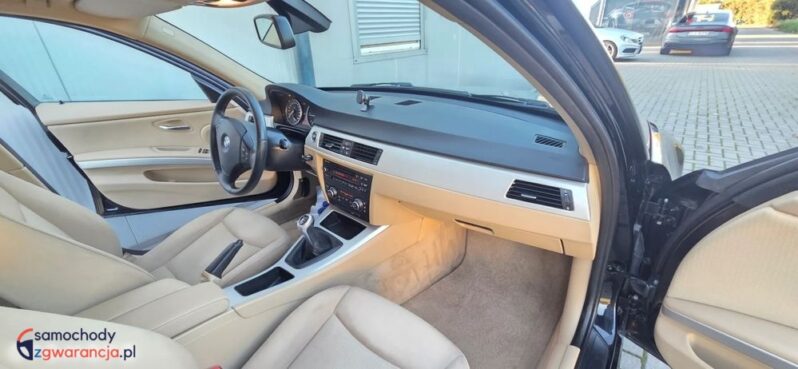 BMW Seria 3 318d DPF Touring full