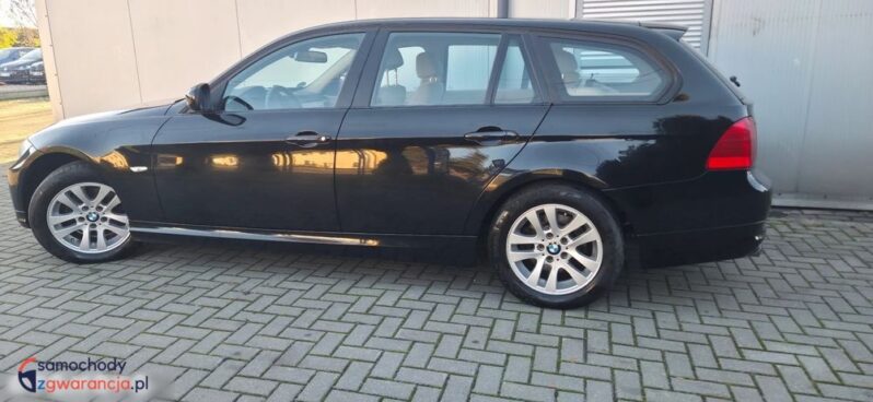 BMW Seria 3 318d DPF Touring full