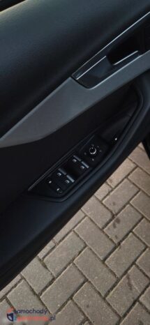 Audi A4 Avant 2.0 TDI full